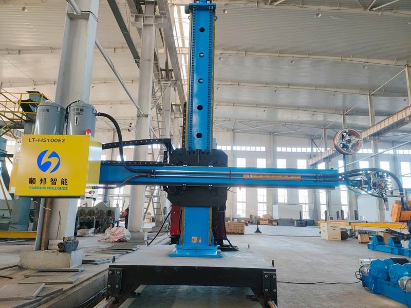 CZ3×3電動行走電動回轉(zhuǎn)式操作機